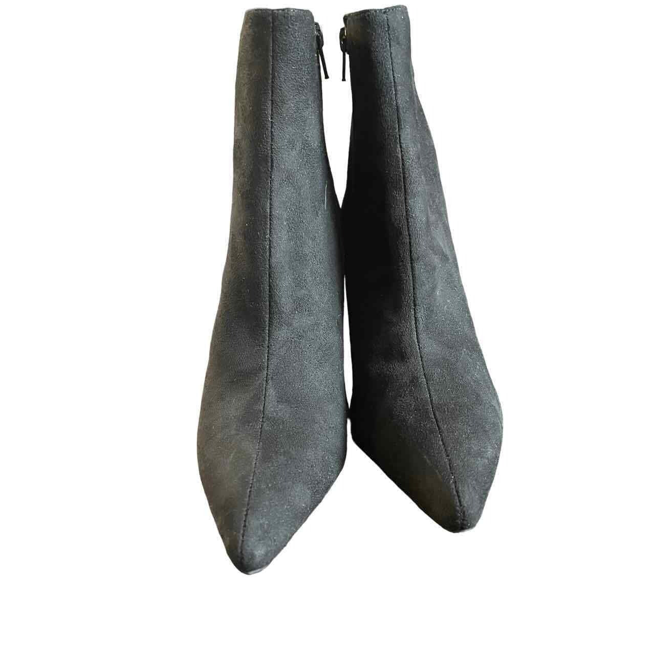 Carlos Size 9 Black Ultra Suede Boots