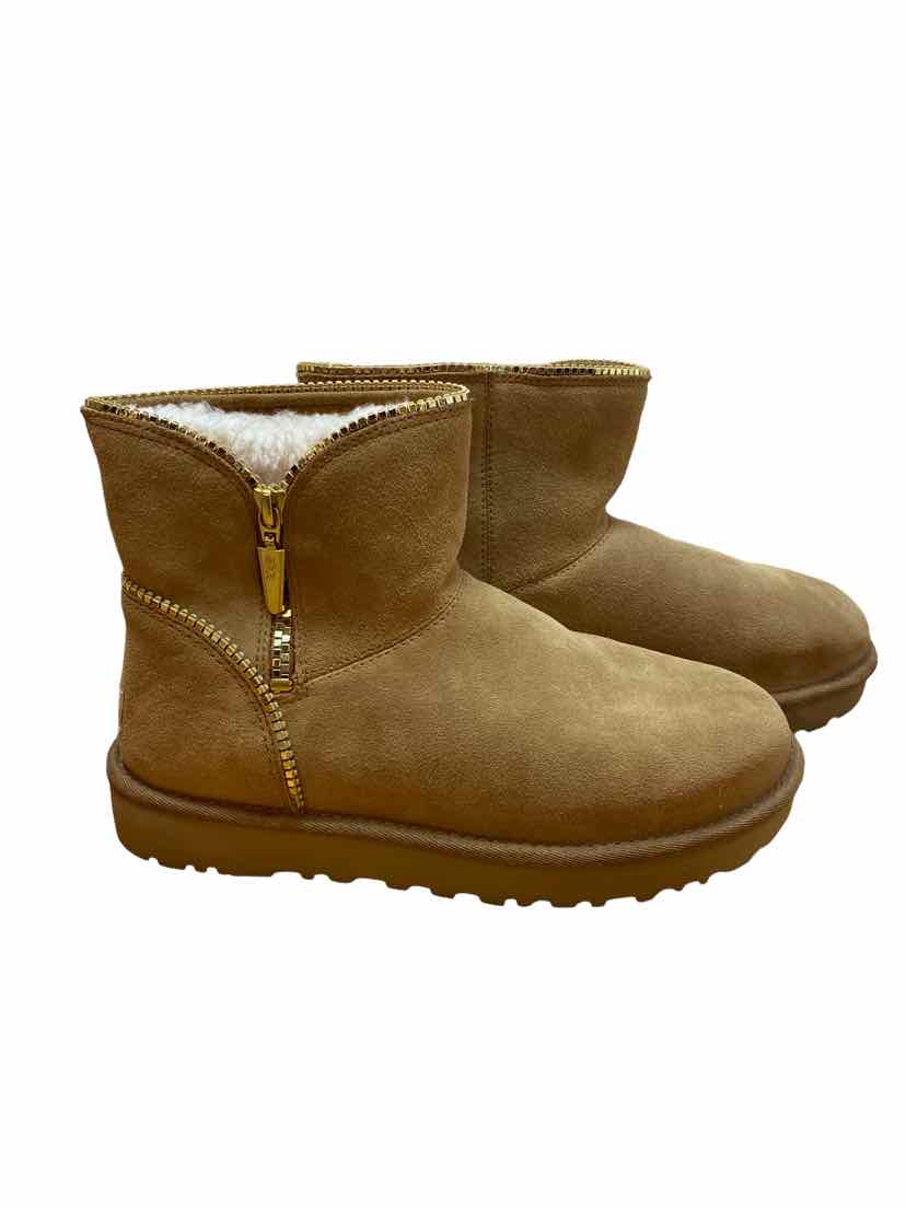 UGG Size 7 Tan Suede Boots