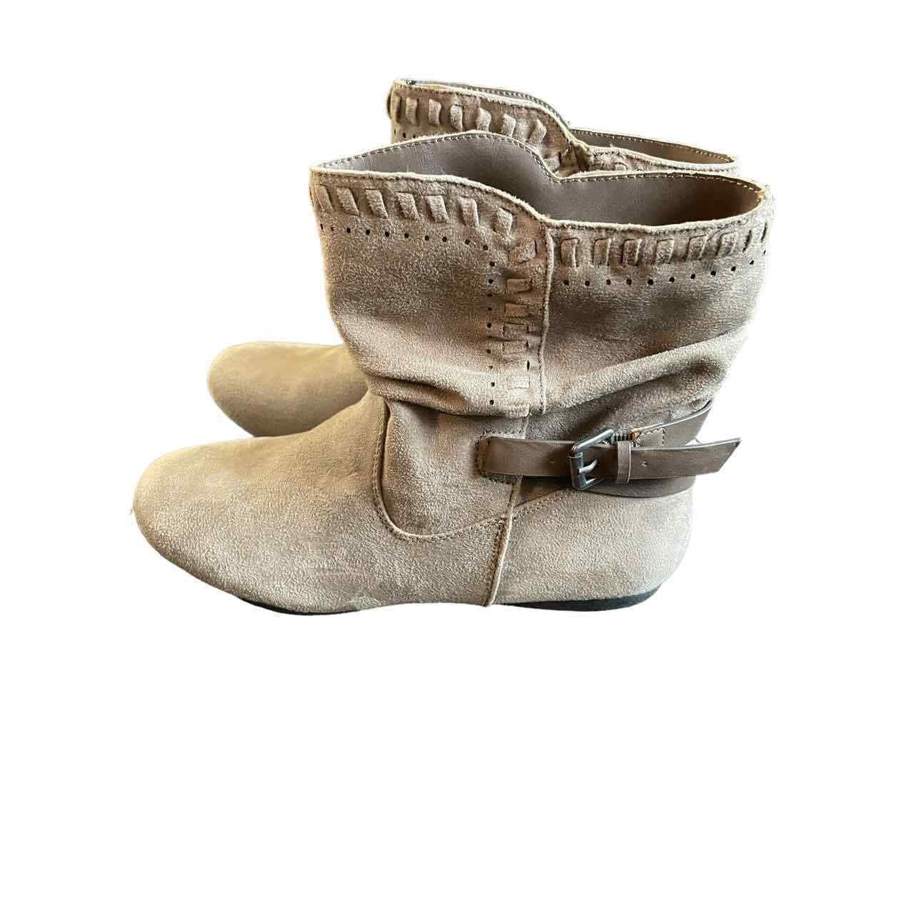 Report Size 6 Tan Ultra Suede Boots