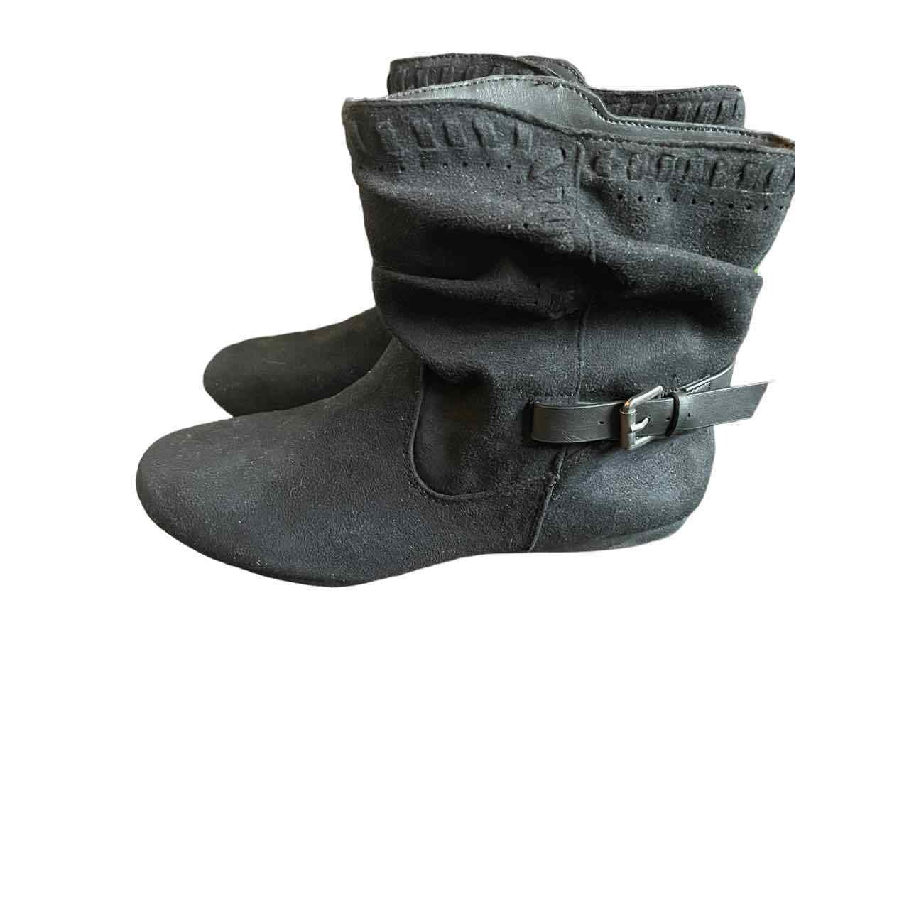 Report Size 6 Black Ultra Suede Boots