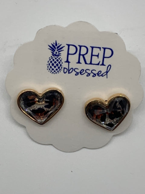 Prep Obsessed Gray Glitter Leopard Heart Earrings